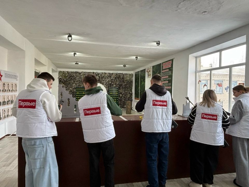 В Ровеньковском технико- экономическом колледже активно работает студенческий тир "СтрелОК"! В Ровеньковском технико- экономическом колледже активно работает студенческий тир "СтрелОК"!