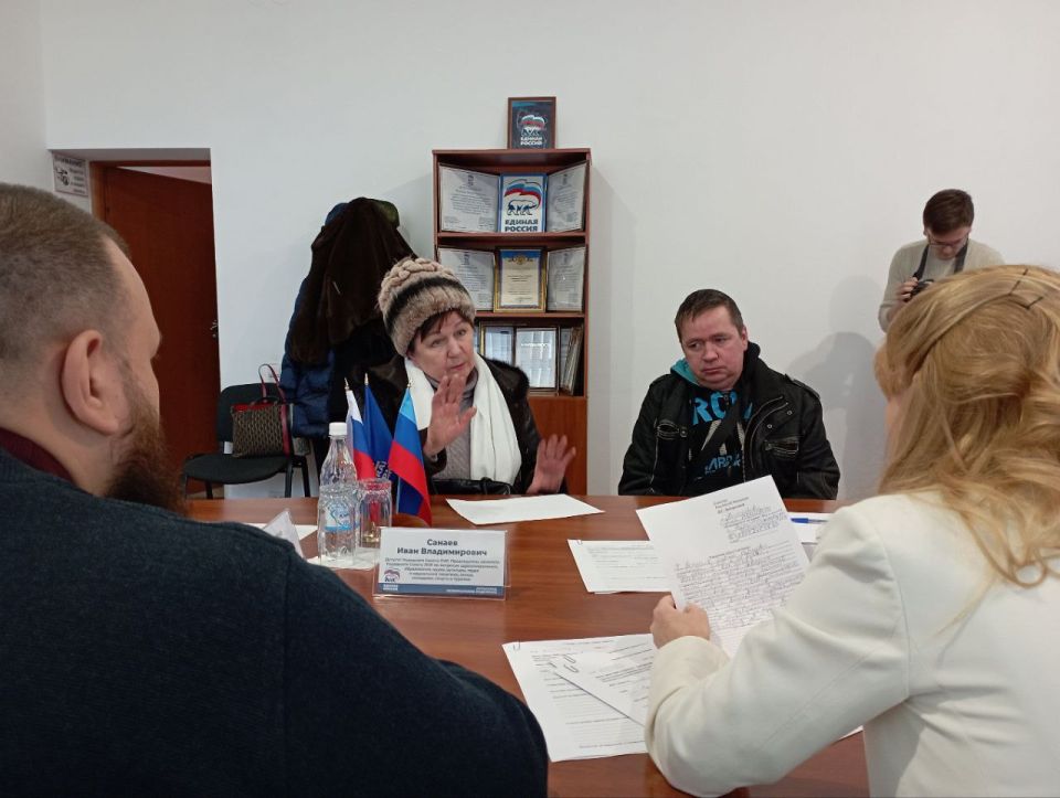 Яна Пащенко: Приняла участие в приёме граждан, который провела сенатор РФ Дарья Лантратова Яна Пащенко: Приняла участие в приёме граждан, который провела сенатор РФ Дарья Лантратова