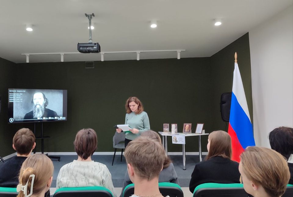 22 января в Перевальской модельной библиотеке «Библиопортал» для учащихся Перевальской гимназии № 1 состоялся литературный час «Мое слово звучало недаром», приуроченный к 200-летию со дня рождения М. Е. Салтыкова-Щедрина... 22 января в Перевальской модельной библиотеке «Библиопортал» для учащихся Перевальской гимназии № 1 состоялся литературный час «Мое слово звучало недаром», приуроченный к 200-летию со дня рождения М. Е. Салтыкова-Щедрина...