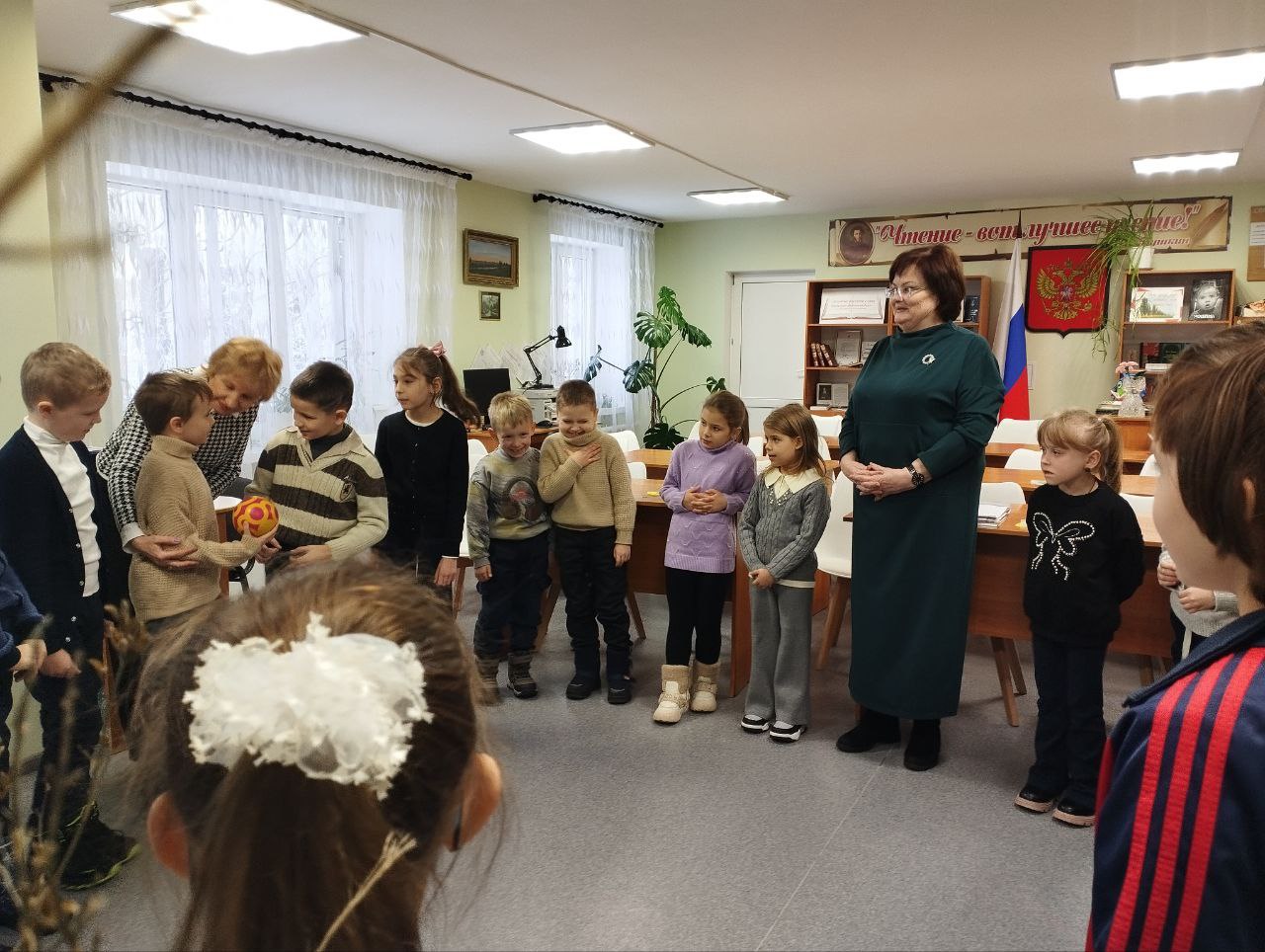 В Централизованной библиотечной системе города Первомайска прошел замечательный праздник, посвященный Международному дню «Спасибо», главными героями которого стали первоклассники Первомайской специализированной средней школы... В Централизованной библиотечной системе города Первомайска прошел замечательный праздник, посвященный Международному дню «Спасибо», главными героями которого стали первоклассники Первомайской специализированной средней школы...