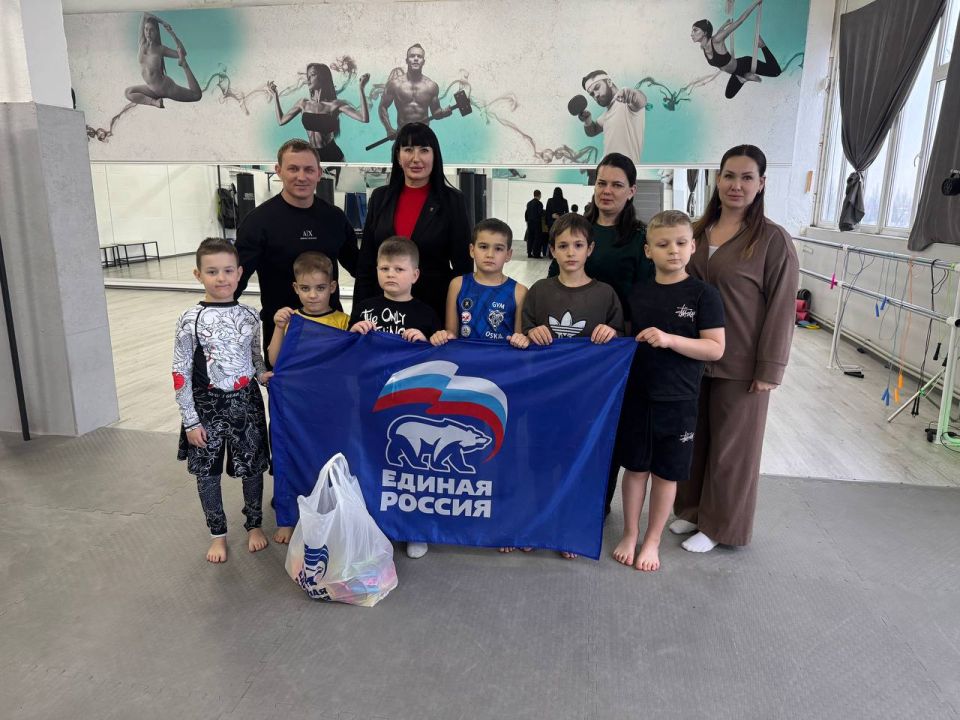 На базе спортивного зала прошла совместная спортивная тренировка На базе спортивного зала прошла совместная спортивная тренировка