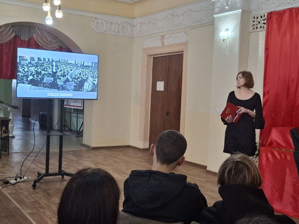 В Кировском городском Дворце культуры состоялось тематическое мероприятие «В голодной петле» В Кировском городском Дворце культуры состоялось тематическое мероприятие «В голодной петле»