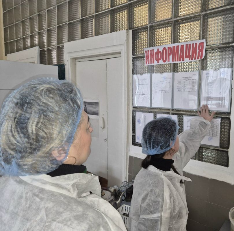 Лутугинской средней школе № 1 была проведена очередная проверка качества организации горячего питания Лутугинской средней школе № 1 была проведена очередная проверка качества организации горячего питания