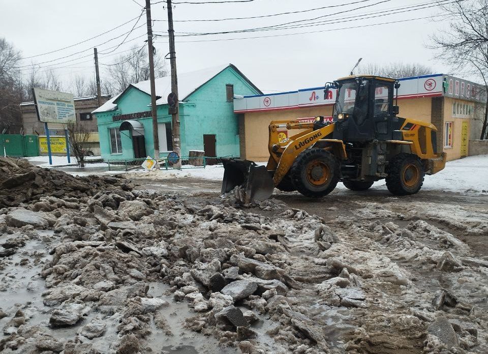 Коммунальными службами проведены работы на территории города Коммунальными службами проведены работы на территории города