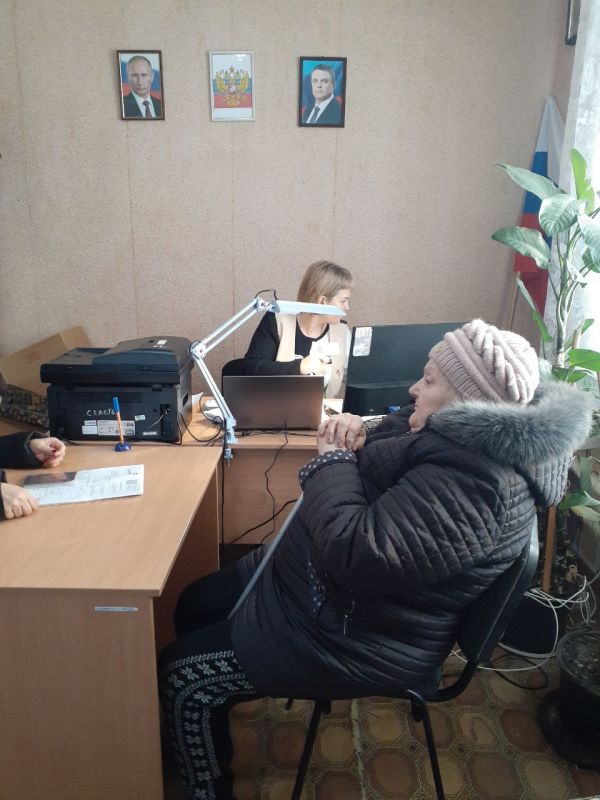 Сегодня 23.01.2026г. на территории Великочерниговского отдела жизнеобеспечения в с.Великая Черниговка был проведён выездной приём граждан специалистами МФЦ Сегодня 23.01.2026г. на территории Великочерниговского отдела жизнеобеспечения в с.Великая Черниговка был проведён выездной приём граждан специалистами МФЦ