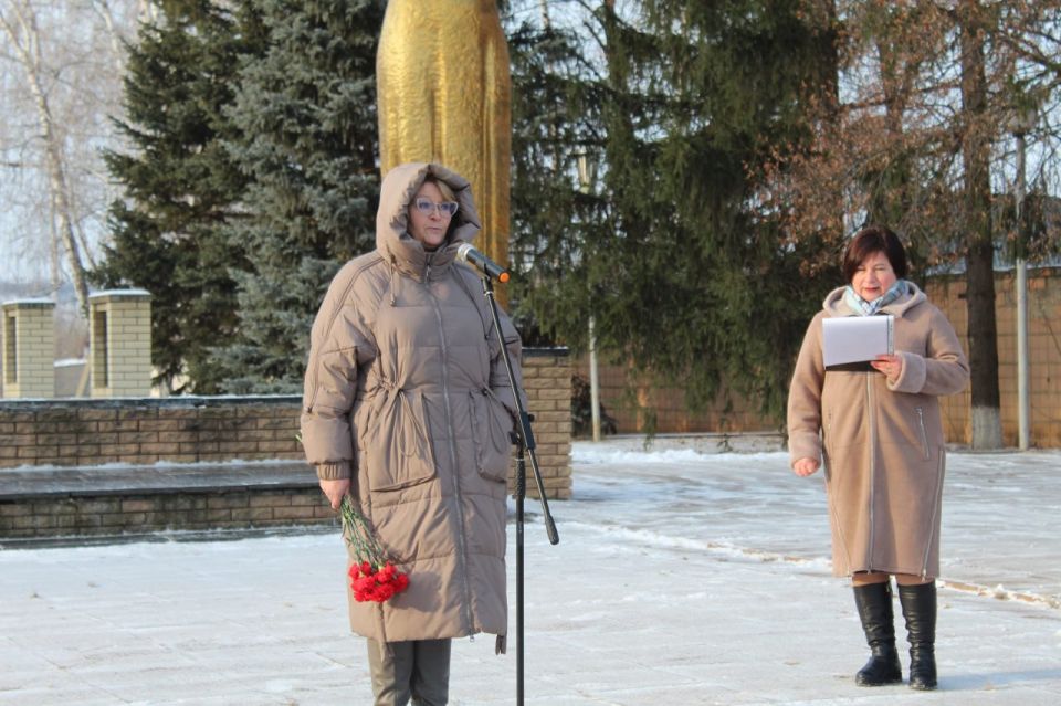 23 января в пгт Новопсков прошел митинг, посвященный 83-й годовщине освобождения Новопсковщины от немецко-фашистских захватчиков 23 января в пгт Новопсков прошел митинг, посвященный 83-й годовщине освобождения Новопсковщины от немецко-фашистских захватчиков
