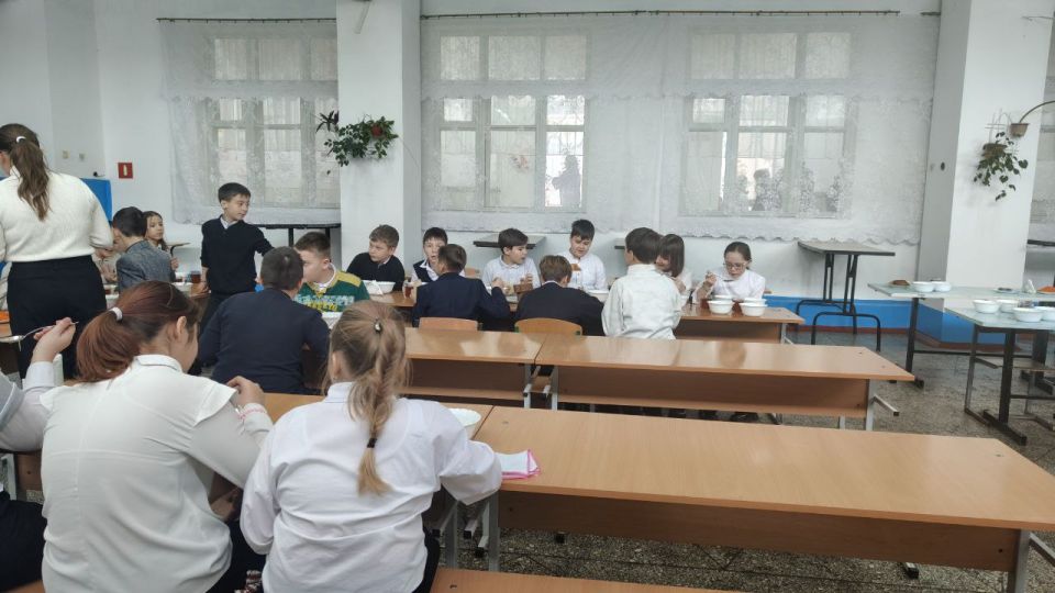 В Ровеньковской гимназии имени писателя Н. Трублаини заботятся о здоровье и благополучии подрастающего поколения В Ровеньковской гимназии имени писателя Н. Трублаини заботятся о здоровье и благополучии подрастающего поколения
