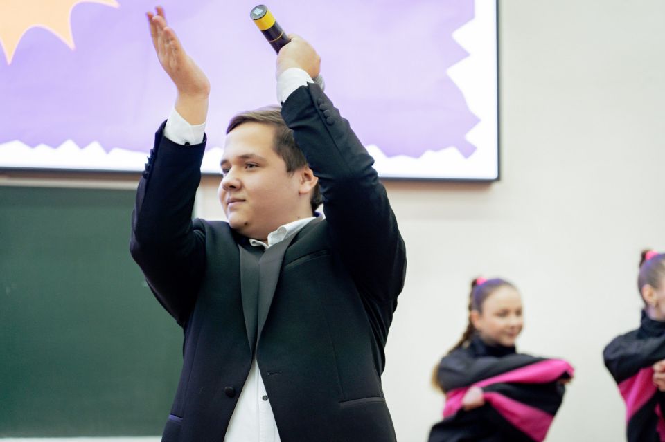 Михаил Голубович: Побывал в гостях в ДонГТУ. Ребята организовали праздник для студентов сами: всё подготовили, придумали программу, сделали номера и реально создали свой собственный праздник Михаил Голубович: Побывал в гостях в ДонГТУ. Ребята организовали праздник для студентов сами: всё подготовили, придумали программу, сделали номера и реально создали свой собственный праздник