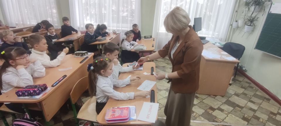 Библиотекари Славяносербской библиотеки провели с учащимися оздоровительно-игровой час «Что значит быть здоровым?» Библиотекари Славяносербской библиотеки провели с учащимися оздоровительно-игровой час «Что значит быть здоровым?»
