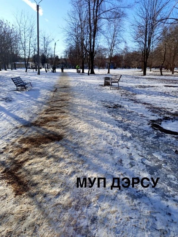 Работники МУП "ДЭРСУ" ежедневно трудятся, чтобы город оставался чистым, безопасным и уютным Работники МУП "ДЭРСУ" ежедневно трудятся, чтобы город оставался чистым, безопасным и уютным