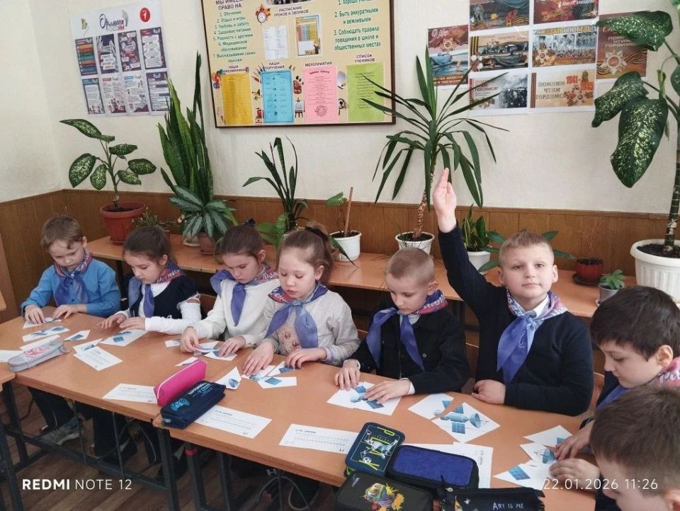 Космическая кибербезопасность в 2-А и 2-Б! Сегодня во 2-А и 2-Б классах гимназии прошел супер-урок из всероссийского проекта «Урок Цифры» на тему «Кибербезопасность в космосе»! Ребята превратились в настоящих космических... Космическая кибербезопасность в 2-А и 2-Б! Сегодня во 2-А и 2-Б классах гимназии прошел супер-урок из всероссийского проекта «Урок Цифры» на тему «Кибербезопасность в космосе»! Ребята превратились в настоящих космических...