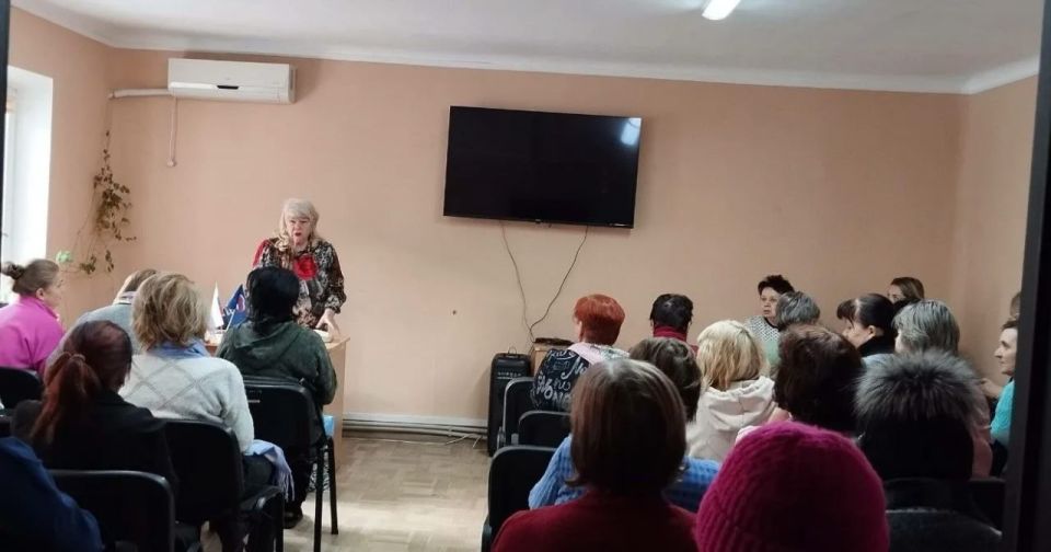 В преддверии Дня Татьяны и всероссийского дня студенчества в ГБУ ЛНР «Брянковский комплексный центр социального обслуживания населения» прошло мероприятие «И вновь январь – и снова День Татьяны» В преддверии Дня Татьяны и всероссийского дня студенчества в ГБУ ЛНР «Брянковский комплексный центр социального обслуживания населения» прошло мероприятие «И вновь январь – и снова День Татьяны»