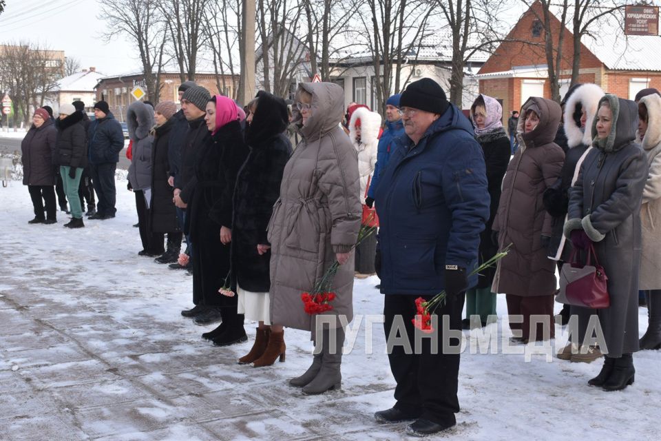 В Новопскове отметили 83-ю годовщину освобождения края от немецко-фашистских захватчиков В Новопскове отметили 83-ю годовщину освобождения края от немецко-фашистских захватчиков