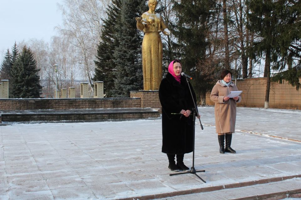 23 января в пгт Новопсков прошел митинг, посвященный 83-й годовщине освобождения Новопсковщины от немецко-фашистских захватчиков 23 января в пгт Новопсков прошел митинг, посвященный 83-й годовщине освобождения Новопсковщины от немецко-фашистских захватчиков