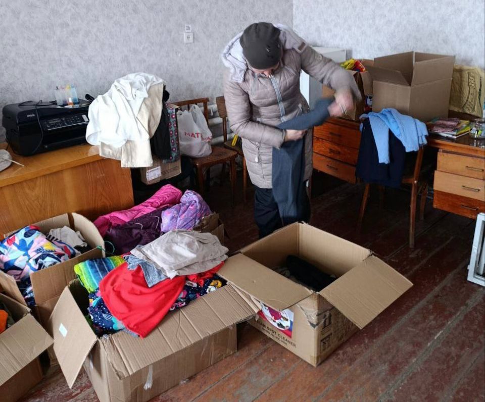 Сотрудники и жители Тепловского отдела жизнеобеспечения выражают благодарность президенту БФ «Благодетельница Людмила» Елене Александровне Ивановой за предоставленную гуманитарную помощь Сотрудники и жители Тепловского отдела жизнеобеспечения выражают благодарность президенту БФ «Благодетельница Людмила» Елене Александровне Ивановой за предоставленную гуманитарную помощь
