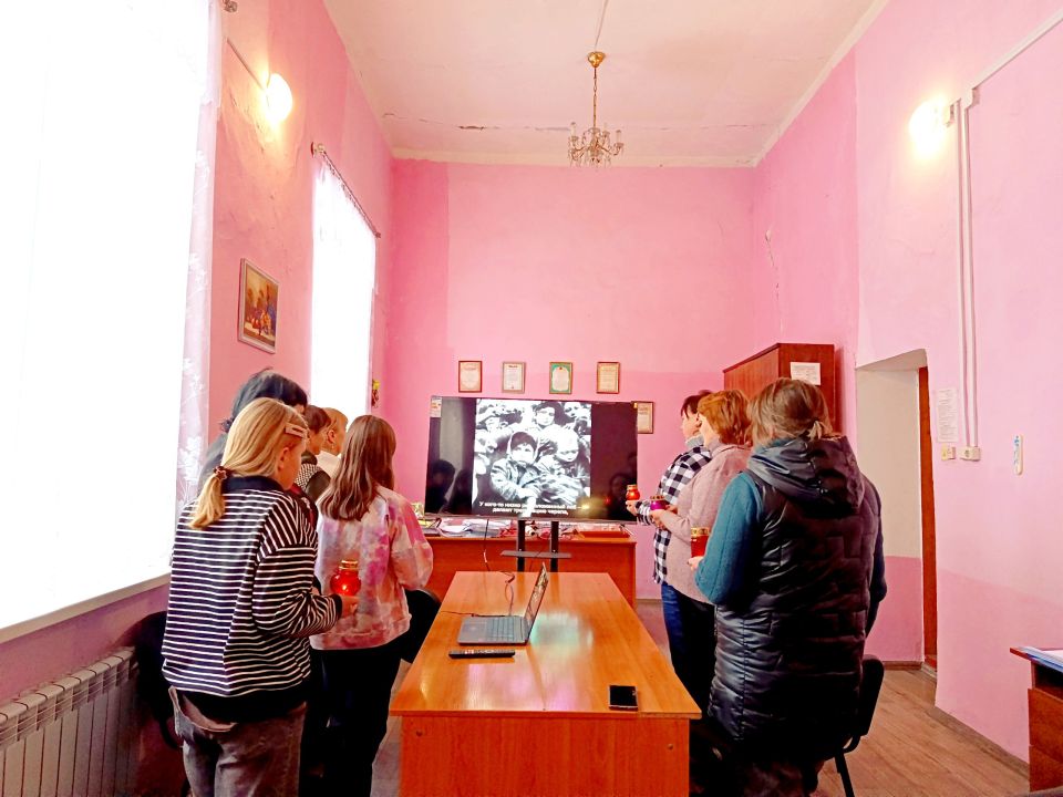 В рамках Недели Памяти жертв Холокоста в Ровеньках прошли информационные часы «Холокост. Помнить чтобы не забыть» В рамках Недели Памяти жертв Холокоста в Ровеньках прошли информационные часы «Холокост. Помнить чтобы не забыть»