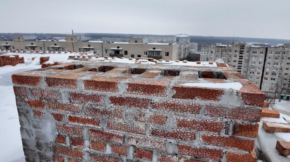 В январе 2026 года в рамках подписанного соглашения о сотрудничестве между Краснодонским муниципальным округом и Тюменской областью начались работы по капитальному ремонту кровли по адресу: г. Краснодон, квартал Лютикова... В январе 2026 года в рамках подписанного соглашения о сотрудничестве между Краснодонским муниципальным округом и Тюменской областью начались работы по капитальному ремонту кровли по адресу: г. Краснодон, квартал Лютикова...