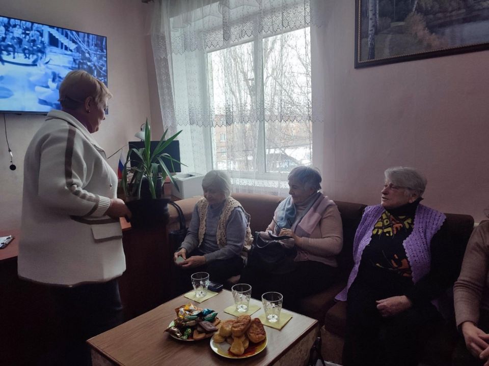 В Лутугинской центральной районной библиотеке прошло культурно-просветительское мероприятие «Зимние мелодии» В Лутугинской центральной районной библиотеке прошло культурно-просветительское мероприятие «Зимние мелодии»