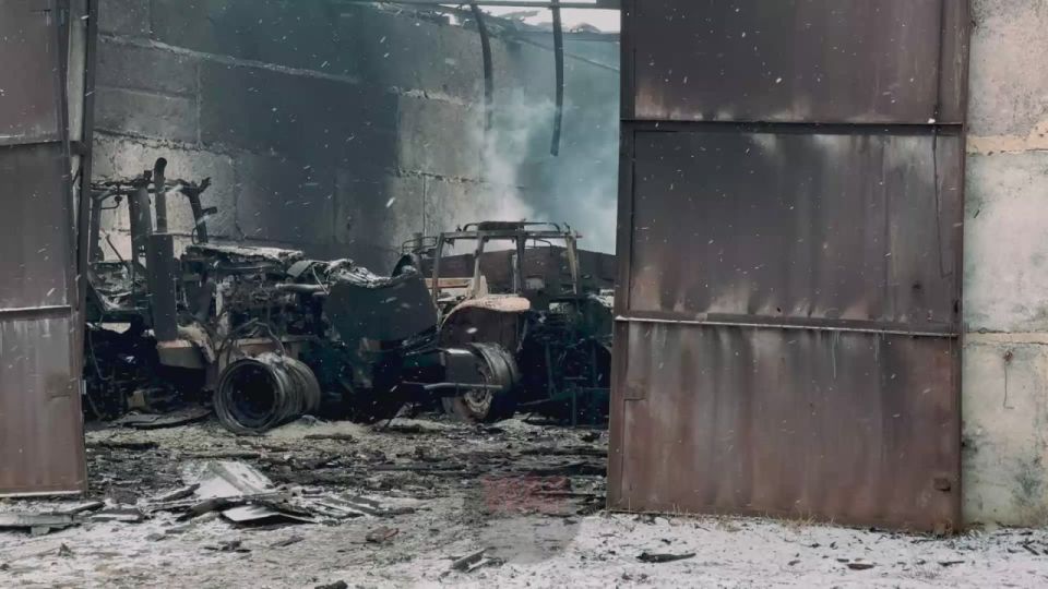 WarGonzo: Без предприятия, без работы: последствия удара ВСУ по мирному поселку в ЛНР