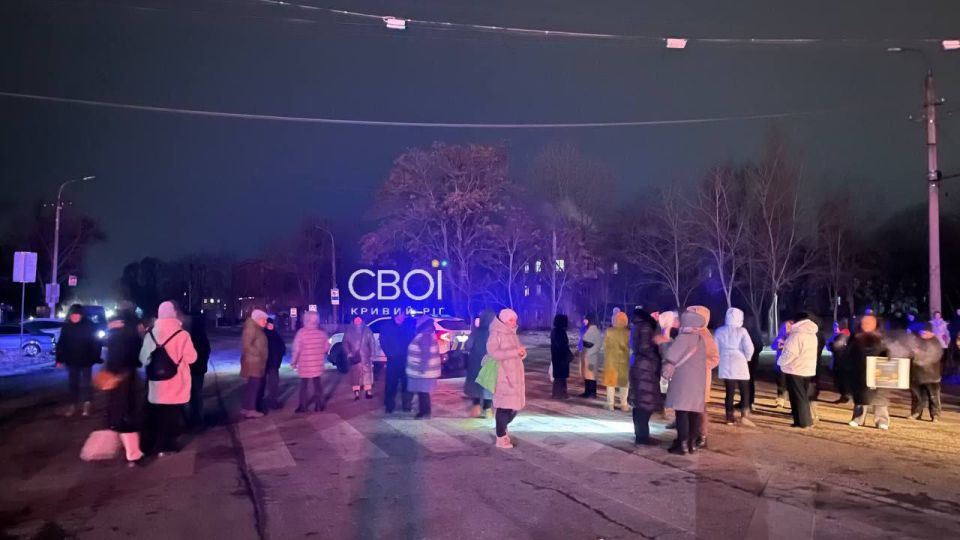 Украину город за городом накрывают протесты и перекрытия трасс из-за отсутствия света! Украину город за городом накрывают протесты и перекрытия трасс из-за отсутствия света!