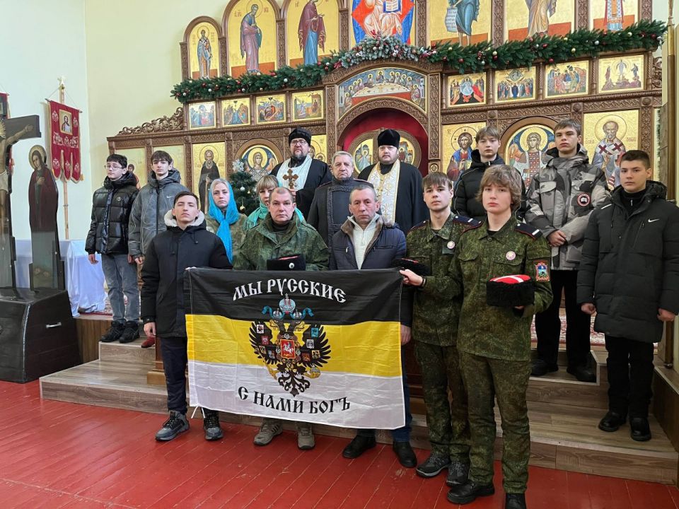 Панихида по невинноубиенным казакам жертвам большевистских политических репрессий прошла сегодня в Свято-Николаевском храме города Брянка Панихида по невинноубиенным казакам жертвам большевистских политических репрессий прошла сегодня в Свято-Николаевском храме города Брянка