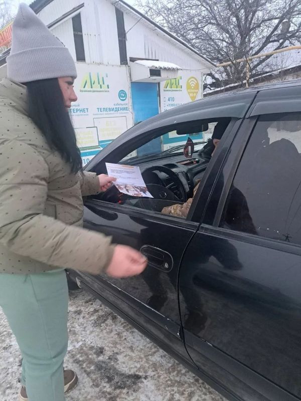 Зима-время, когда видимость на дорогах снижается, а дети, увлеченные играми, могут быть менее внимательны к окружающей обстановке Зима-время, когда видимость на дорогах снижается, а дети, увлеченные играми, могут быть менее внимательны к окружающей обстановке