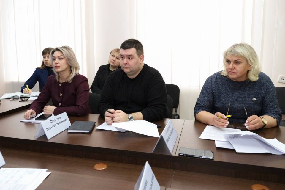 Инна Швенк: В Народном Совете ЛНР обсудили изменения в региональное законодательство, регулирующее некоторые полномочия полиции при работе с несовершеннолетними Инна Швенк: В Народном Совете ЛНР обсудили изменения в региональное законодательство, регулирующее некоторые полномочия полиции при работе с несовершеннолетними