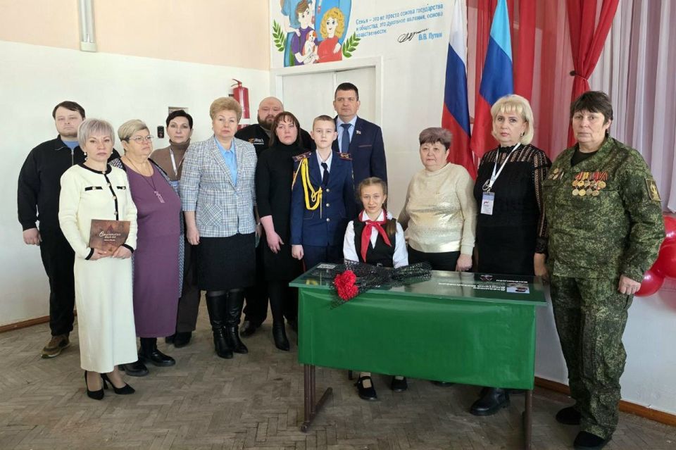 Память, которая живет: в школах и колледжах республики открываются «Парты Героя» Память, которая живет: в школах и колледжах республики открываются «Парты Героя»
