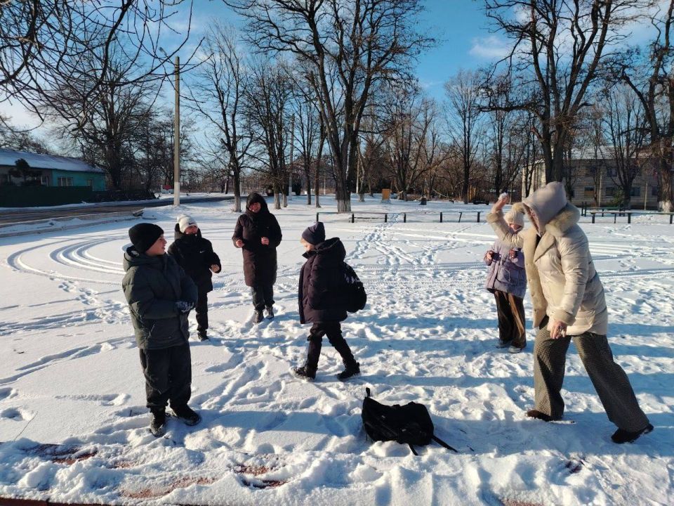 Зинаида Наден: В рамках партийного проекта "Российское село" в филиале «Клуб пгт Вергулевка» сотрудники клуба провели для детей из объединения «Почемучки» настольную игру «Русское лото» Зинаида Наден: В рамках партийного проекта "Российское село" в филиале «Клуб пгт Вергулевка» сотрудники клуба провели для детей из объединения «Почемучки» настольную игру «Русское лото»