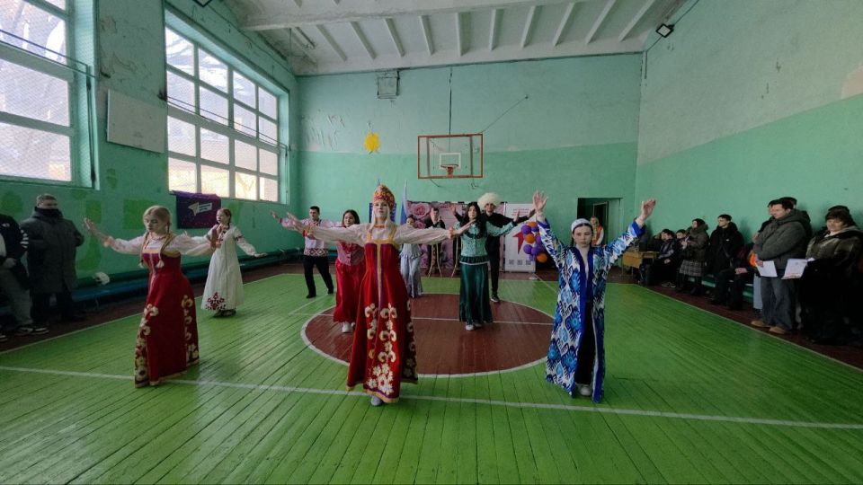 В Ровеньковском технико-экономический колледже состоялась торжественная линейка в рамках празднования Российского дня студента, Татьяниного дня В Ровеньковском технико-экономический колледже состоялась торжественная линейка в рамках празднования Российского дня студента, Татьяниного дня