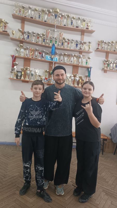 В Стаханове прошел танцевальный мастер-класс от звездного хореографа В Стаханове прошел танцевальный мастер-класс от звездного хореографа