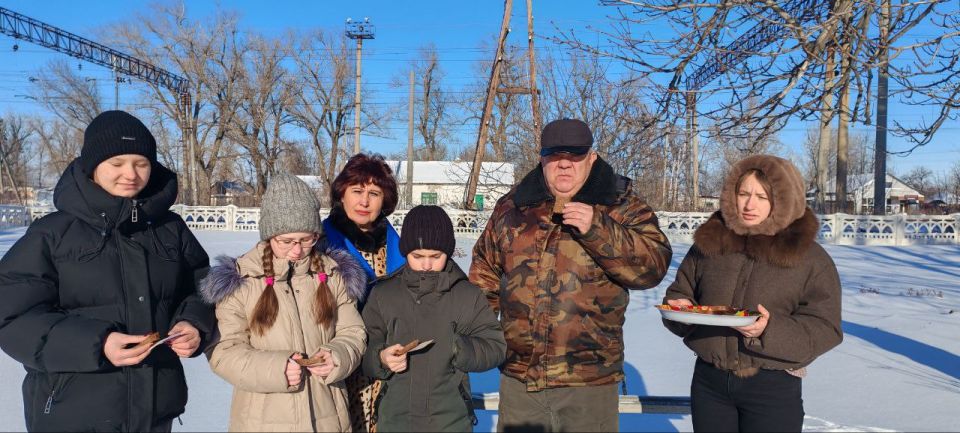 Сотрудники Дома культуры им. Ленина пгт Новодарьевка присоединилась к Всероссийской акции памяти «Блокадный хлеб» Сотрудники Дома культуры им. Ленина пгт Новодарьевка присоединилась к Всероссийской акции памяти «Блокадный хлеб»