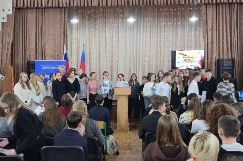 В Свердловске юные знатоки покоряли интеллектуальный триатлон В Свердловске юные знатоки покоряли интеллектуальный триатлон