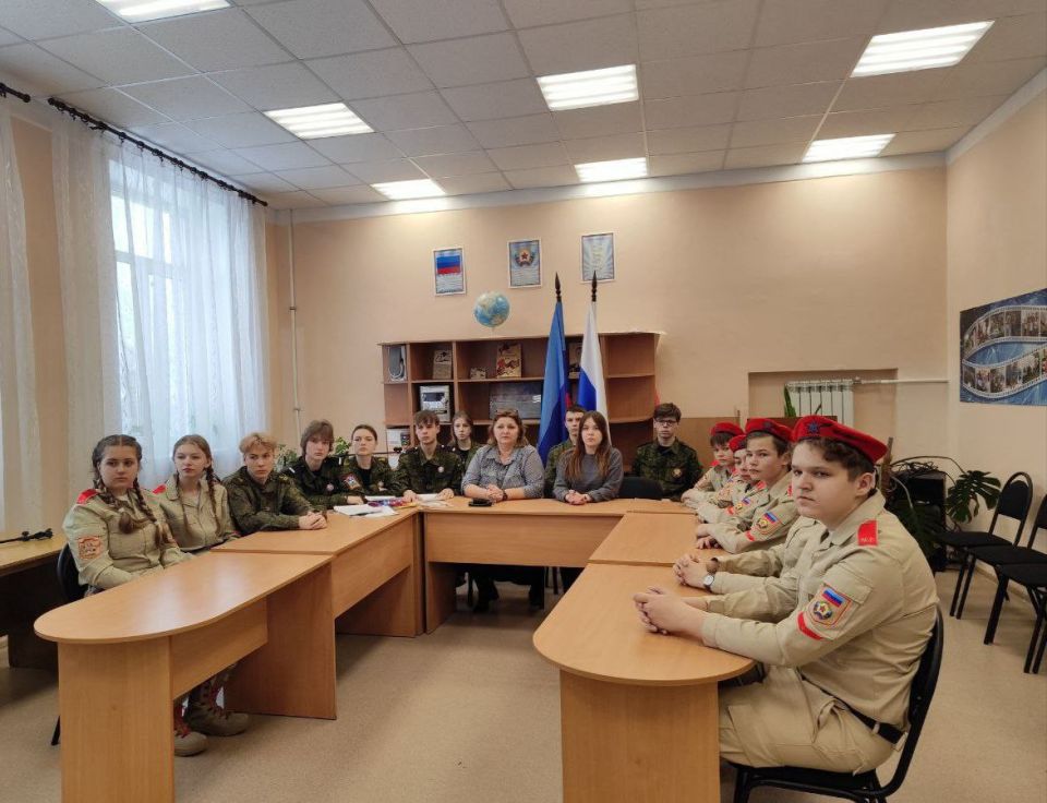 23 января, в рамках проекта "Лица дружбы" и реализации дорожной карты "Две гимназии – одна история", администрация и активисты Брянковской гимназии встретились с педагогами и активом гимназии №1 города Галич Костромской... 23 января, в рамках проекта "Лица дружбы" и реализации дорожной карты "Две гимназии – одна история", администрация и активисты Брянковской гимназии встретились с педагогами и активом гимназии №1 города Галич Костромской...