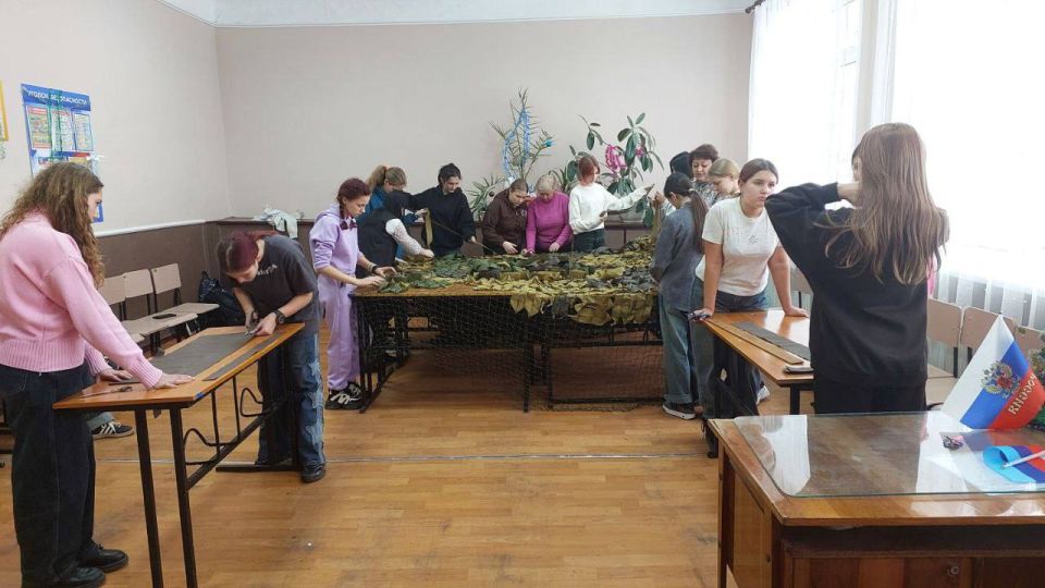 Стахановские школьники присоединились к акции «Сеть для своих» Стахановские школьники присоединились к акции «Сеть для своих»