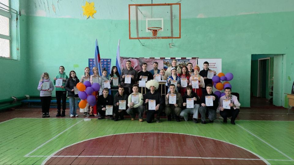 В Ровеньковском технико-экономический колледже состоялась торжественная линейка в рамках празднования Российского дня студента, Татьяниного дня В Ровеньковском технико-экономический колледже состоялась торжественная линейка в рамках празднования Российского дня студента, Татьяниного дня