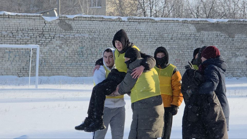В Ровеньковском технико-экономический колледже состоялась торжественная линейка в рамках празднования Российского дня студента, Татьяниного дня В Ровеньковском технико-экономический колледже состоялась торжественная линейка в рамках празднования Российского дня студента, Татьяниного дня