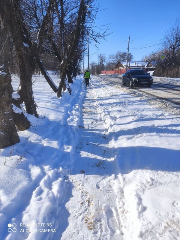 МУП "ЖЭК" обеспечивает безопасность пешеходов в Ясеновском и Новодарьевке! МУП "ЖЭК" обеспечивает безопасность пешеходов в Ясеновском и Новодарьевке!