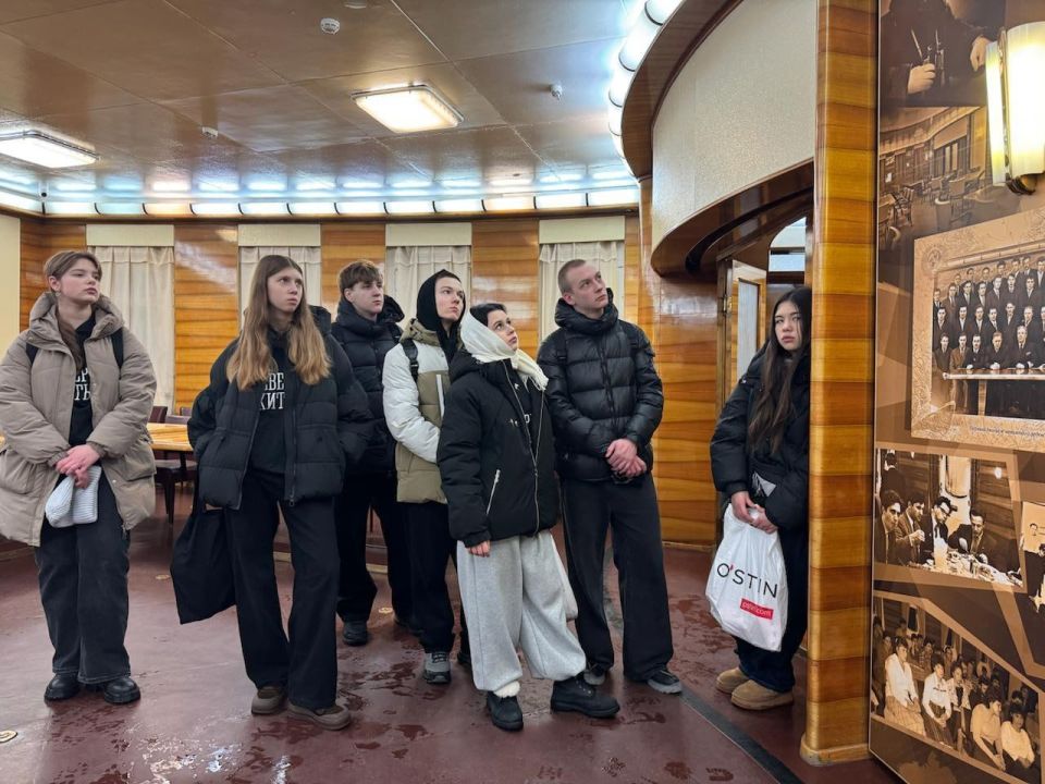 "Первые" из Стаханова побывали на первом в мире атомном ледоколе "Первые" из Стаханова побывали на первом в мире атомном ледоколе