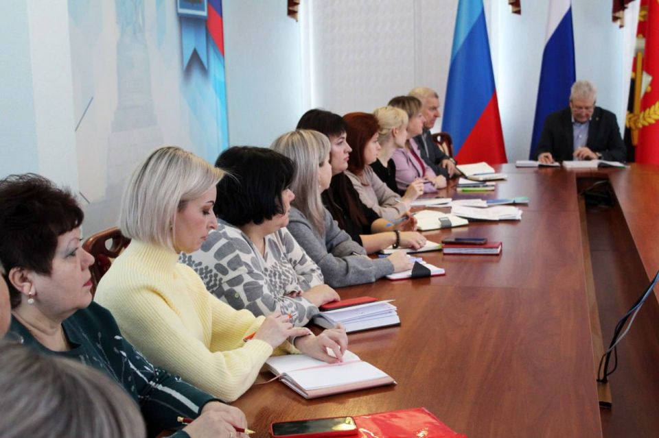 Сергей Козенко: Провел расширенное аппаратное совещание с участием начальников отделов и управления по жизнеобеспечению, а также руководителей структурных подразделений Администрации Сергей Козенко: Провел расширенное аппаратное совещание с участием начальников отделов и управления по жизнеобеспечению, а также руководителей структурных подразделений Администрации