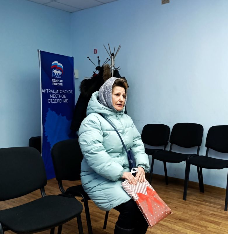 Глава Антрацитовского муниципального округа, Секретарь местного отделения партии «Единая Россия» Сергей Саенко провел еженедельный прием граждан Глава Антрацитовского муниципального округа, Секретарь местного отделения партии «Единая Россия» Сергей Саенко провел еженедельный прием граждан