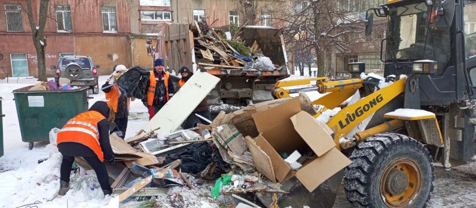 Коммунальными службами проведены работы на территории города Коммунальными службами проведены работы на территории города