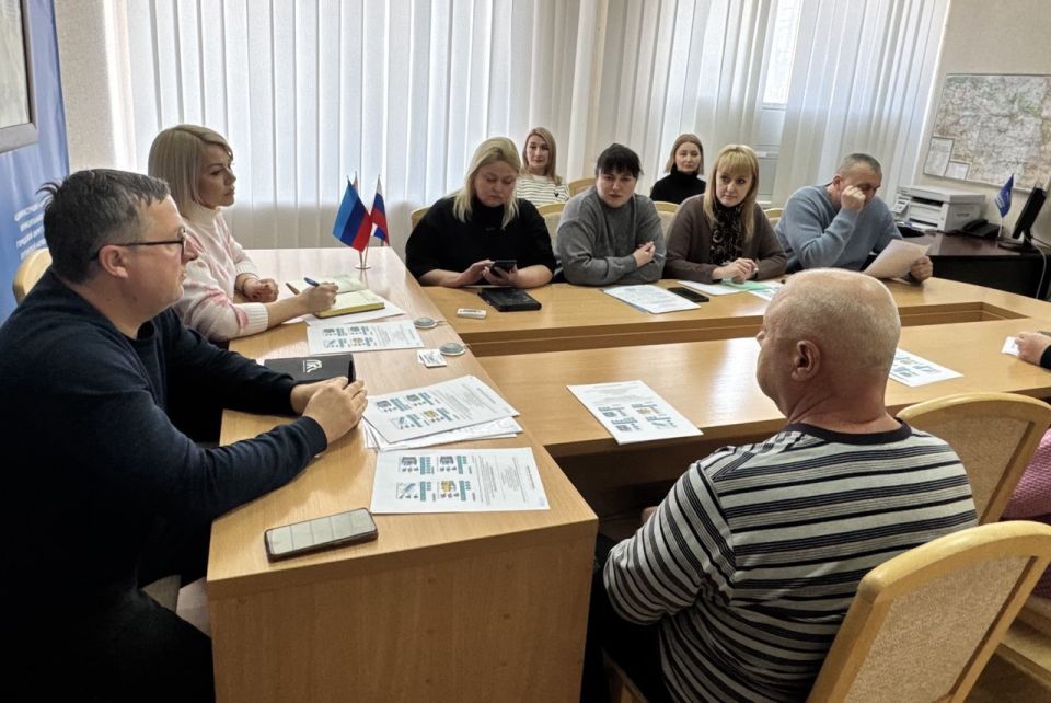 В Администрации Краснолучского городского округа прошла рабочая встреча по оказанию услуг установки оборудования на пассажирский транспорт В Администрации Краснолучского городского округа прошла рабочая встреча по оказанию услуг установки оборудования на пассажирский транспорт