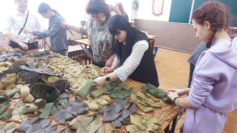 Стахановские школьники присоединились к акции «Сеть для своих» Стахановские школьники присоединились к акции «Сеть для своих»