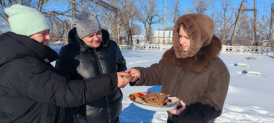 Сотрудники Дома культуры им. Ленина пгт Новодарьевка присоединилась к Всероссийской акции памяти «Блокадный хлеб» Сотрудники Дома культуры им. Ленина пгт Новодарьевка присоединилась к Всероссийской акции памяти «Блокадный хлеб»