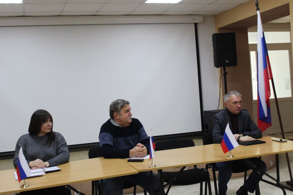 Виталий Коваленко: Сегодня первый заместитель Главы администрации Николай Вербицкий провел аппаратное совещание с начальниками структурных подразделений администрации, руководителями предприятий, учреждений и организаций... Виталий Коваленко: Сегодня первый заместитель Главы администрации Николай Вербицкий провел аппаратное совещание с начальниками структурных подразделений администрации, руководителями предприятий, учреждений и организаций...