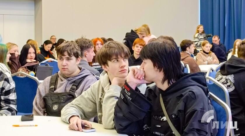 Более 100 студентов колледжей и техникумов ЛНР приняли участие в интенсиве проекта «Твой Ход», приуроченном ко Дню российского студенчества Более 100 студентов колледжей и техникумов ЛНР приняли участие в интенсиве проекта «Твой Ход», приуроченном ко Дню российского студенчества