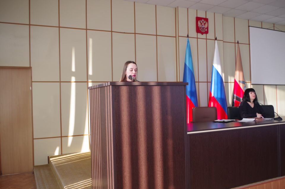 В администрации Славяносербского округа состоялся семинаручёба для муниципальных служащих Администрации В администрации Славяносербского округа состоялся семинаручёба для муниципальных служащих Администрации