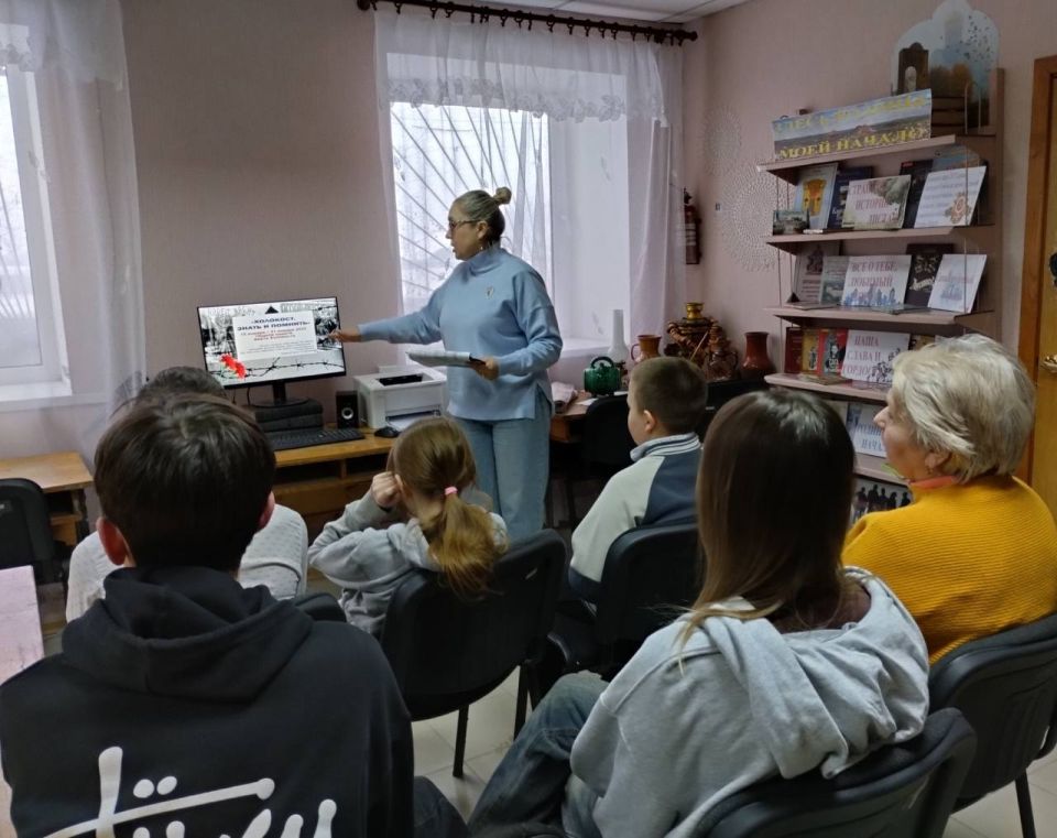 В честь Дня памяти жертв Холокоста в библиотеке №3 провели урок "Память без срока давности" В честь Дня памяти жертв Холокоста в библиотеке №3 провели урок "Память без срока давности"