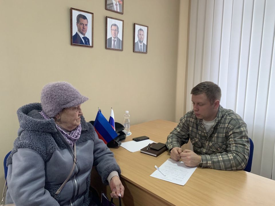 На базе Общественной приемной «Единой России» продолжаются приемы граждан На базе Общественной приемной «Единой России» продолжаются приемы граждан